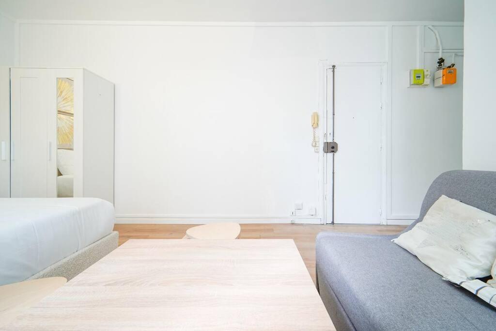 Studio Buttes-chaumont - Hautpoul - Iii